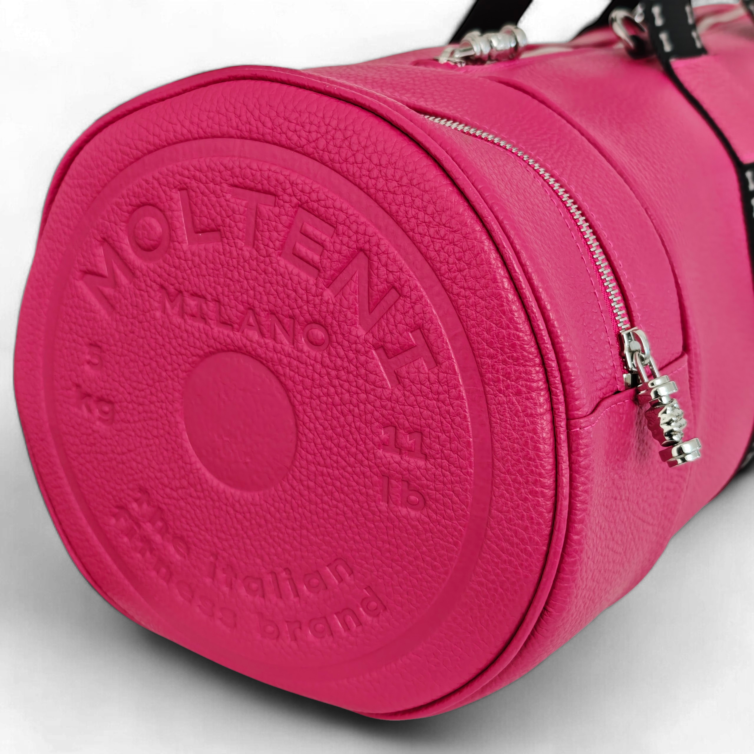 Immagine di NORA medium cargo pink scudo laterale, il borsone in pelle di MOLTENI MILANO