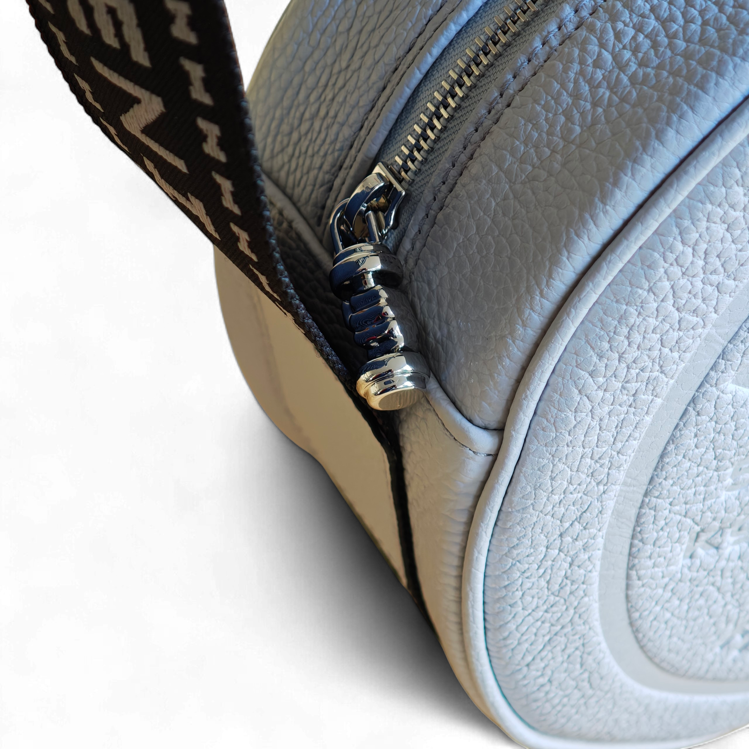 ELEO medium - GREY dollar grain leather