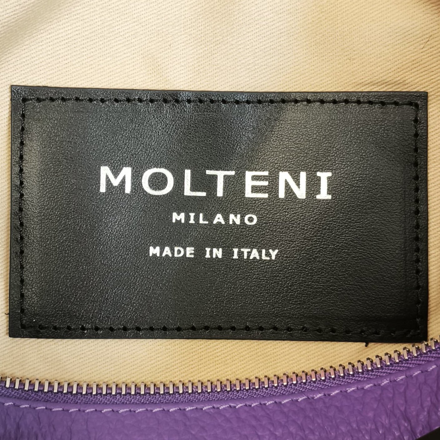 Targhetta interna MOLTENI MILANO su NORA small purple
