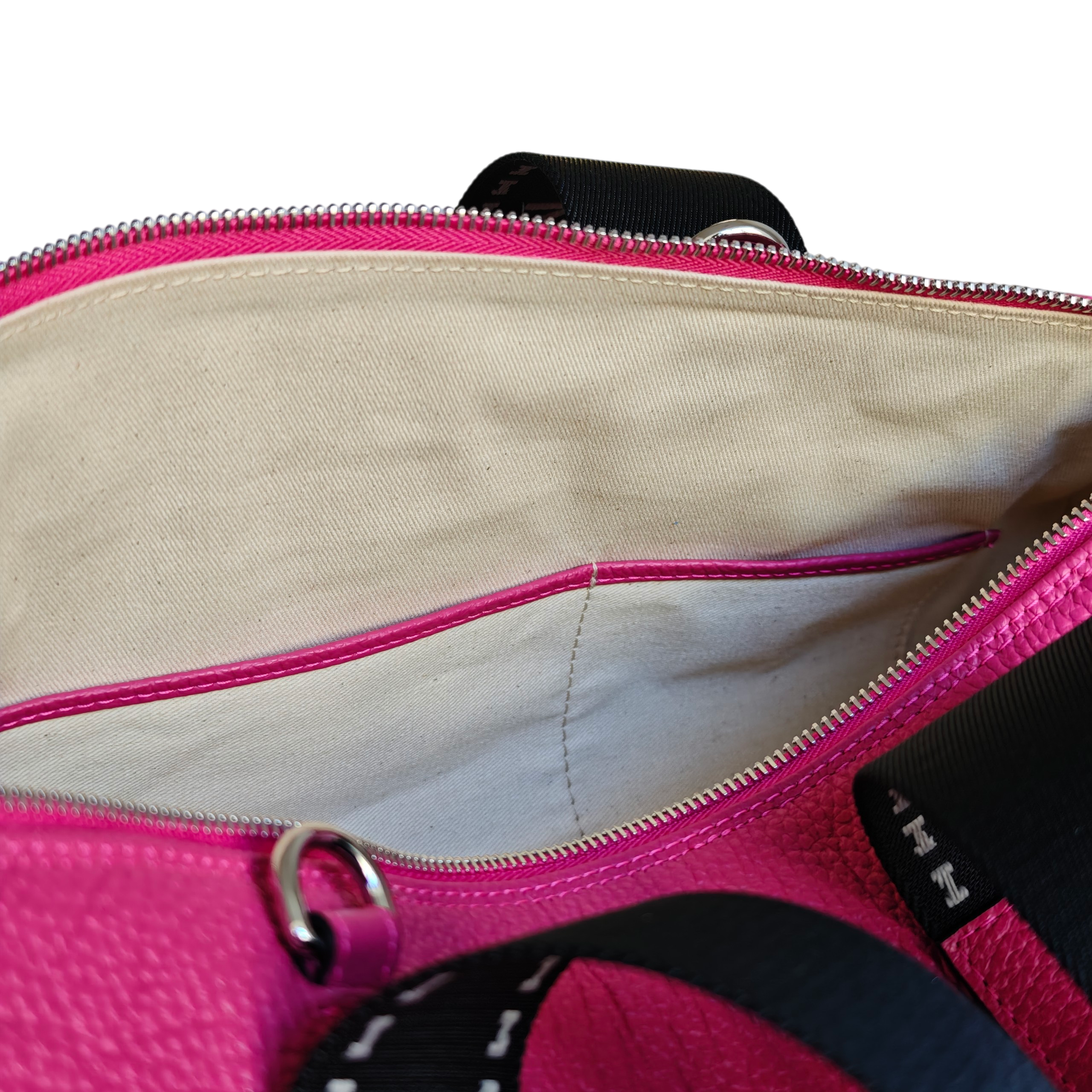 Borsa Nora Medium Cargo pink Molteni Milano con tasca interna sdoppiata in pelle, dettaglio organizzazione interna